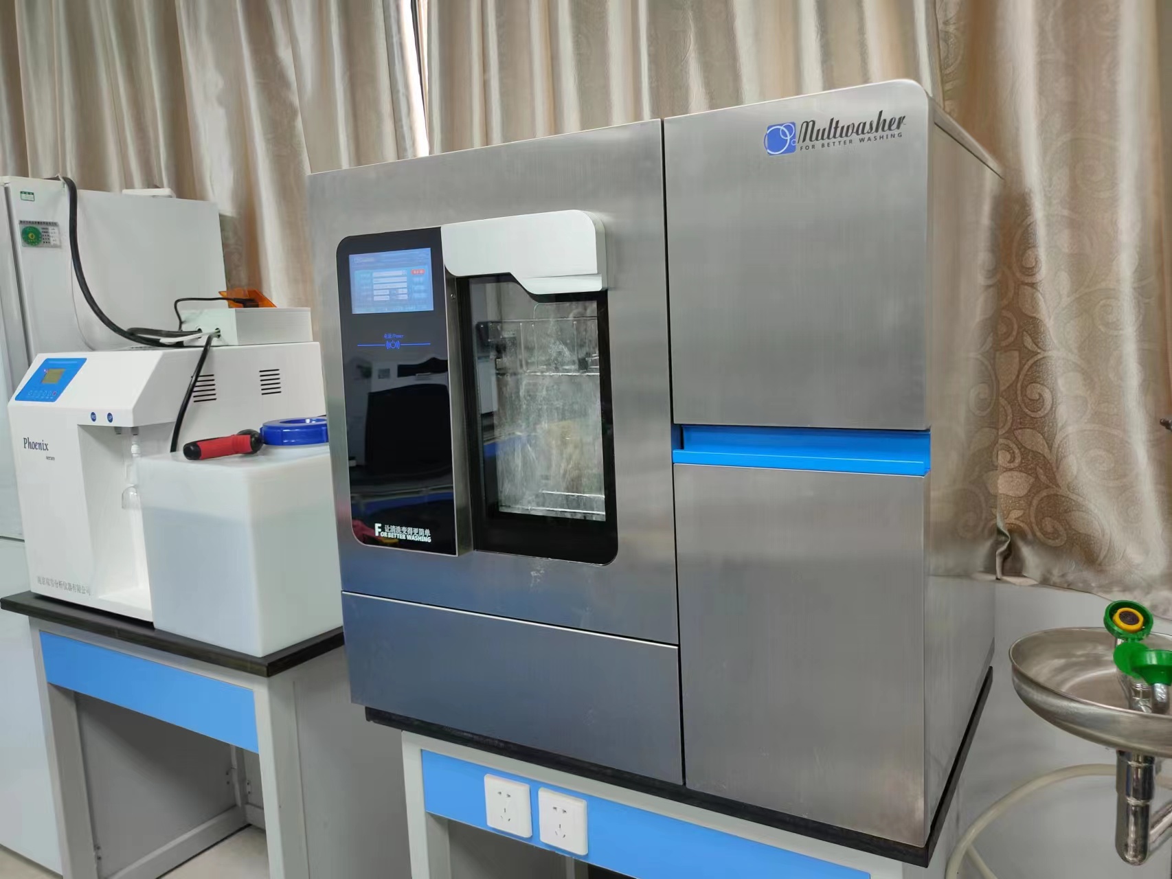 實驗室全自動洗瓶機(jī)在器皿清洗中的優(yōu)勢